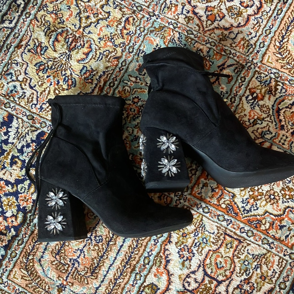 Simply fabulous black faux suede bootie w/ rhinestone flower bling on 4 “ heels